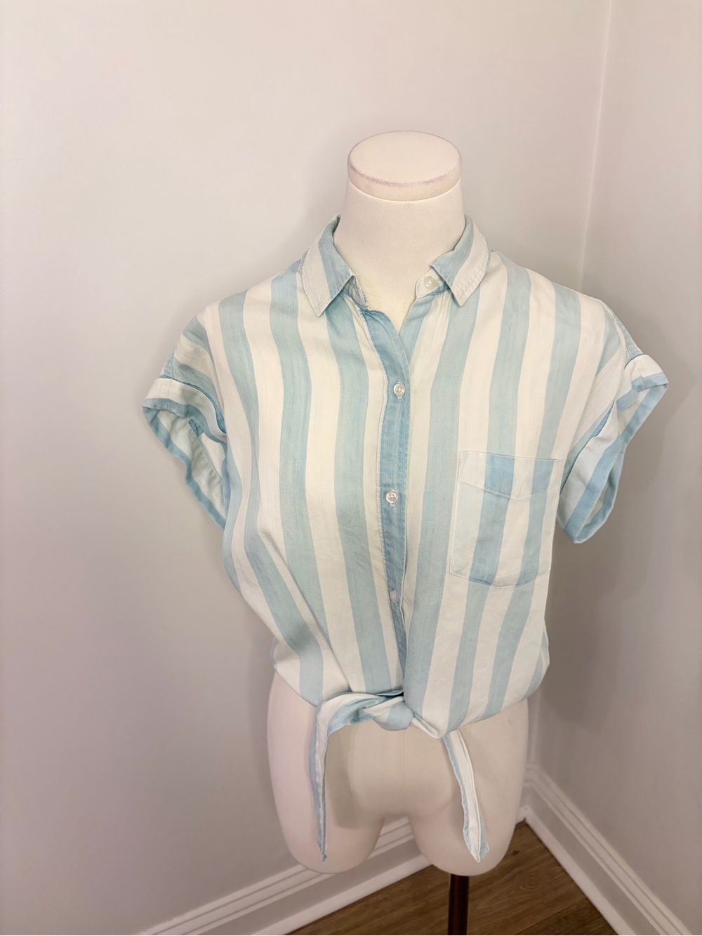 Rails Cito Shirt in Atlantis Stripe With Tie-Front Waist Size S